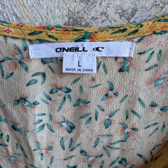 O'Neill Floral Peplum Short Batwing Sleeve Floral Blouse Women's Size L. - Picture 3 of 8